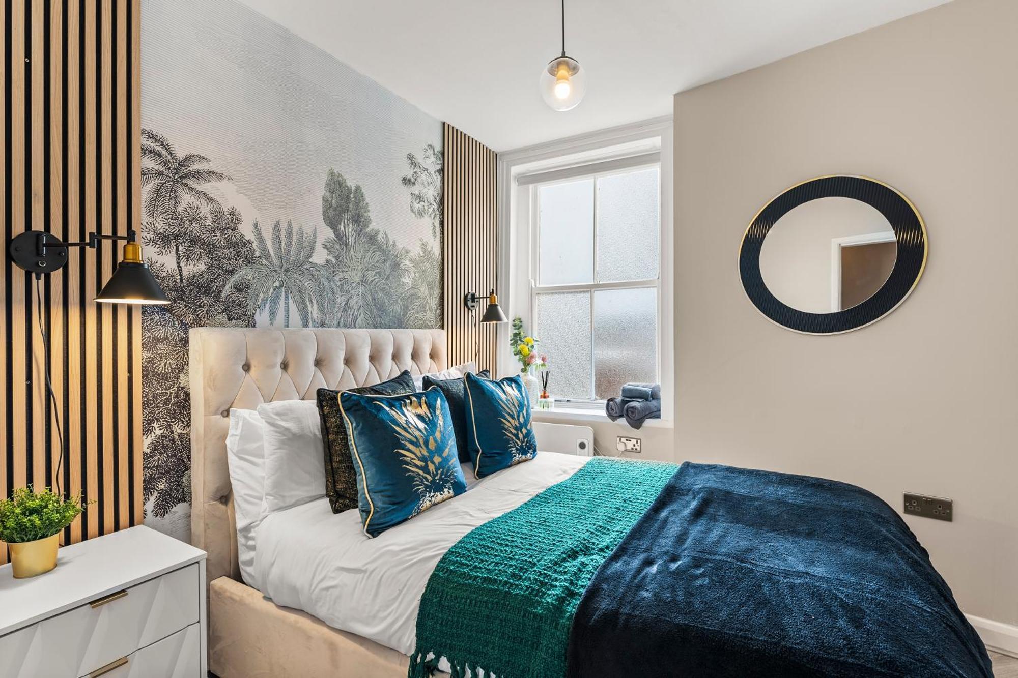 The Beautiful Grape Lane Duplex - Harbour Views Apartment Whitby